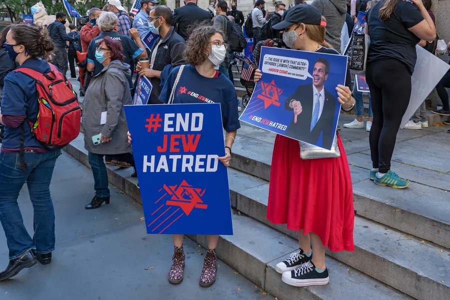 Oct. 15, 2020: Demonstrators in Manhattan protest the treatment of Orthodox Jewish communities during COVID-19?w=200&h=150